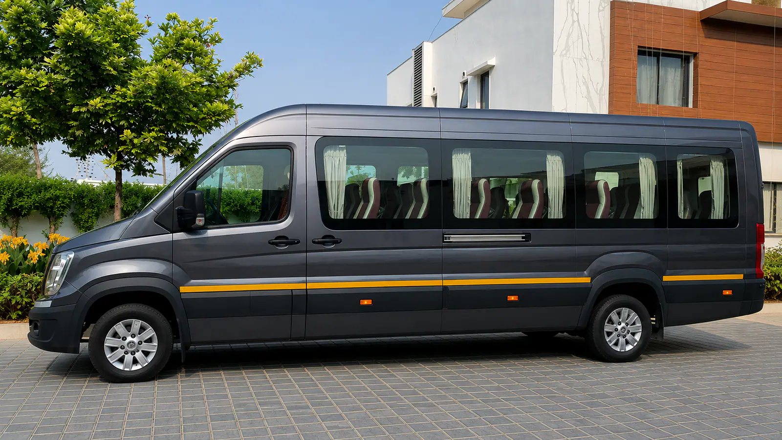 Force Urbania premium van for group travel