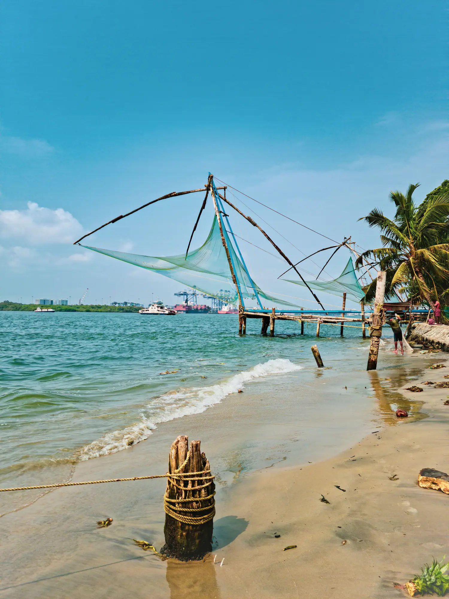 Chinese fishing nets at Fort Kochi beach