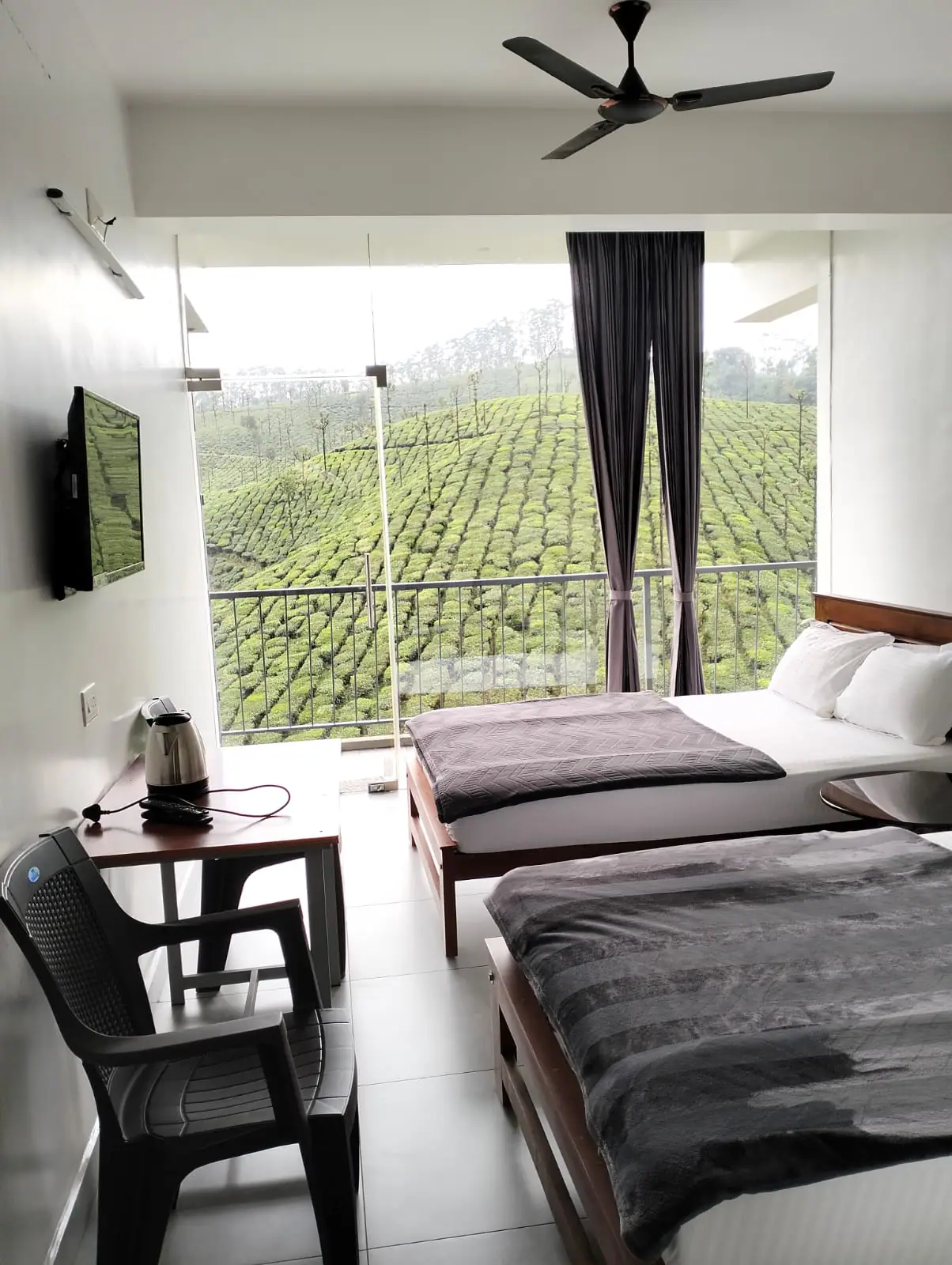 Super deluxe room with tea garden view
